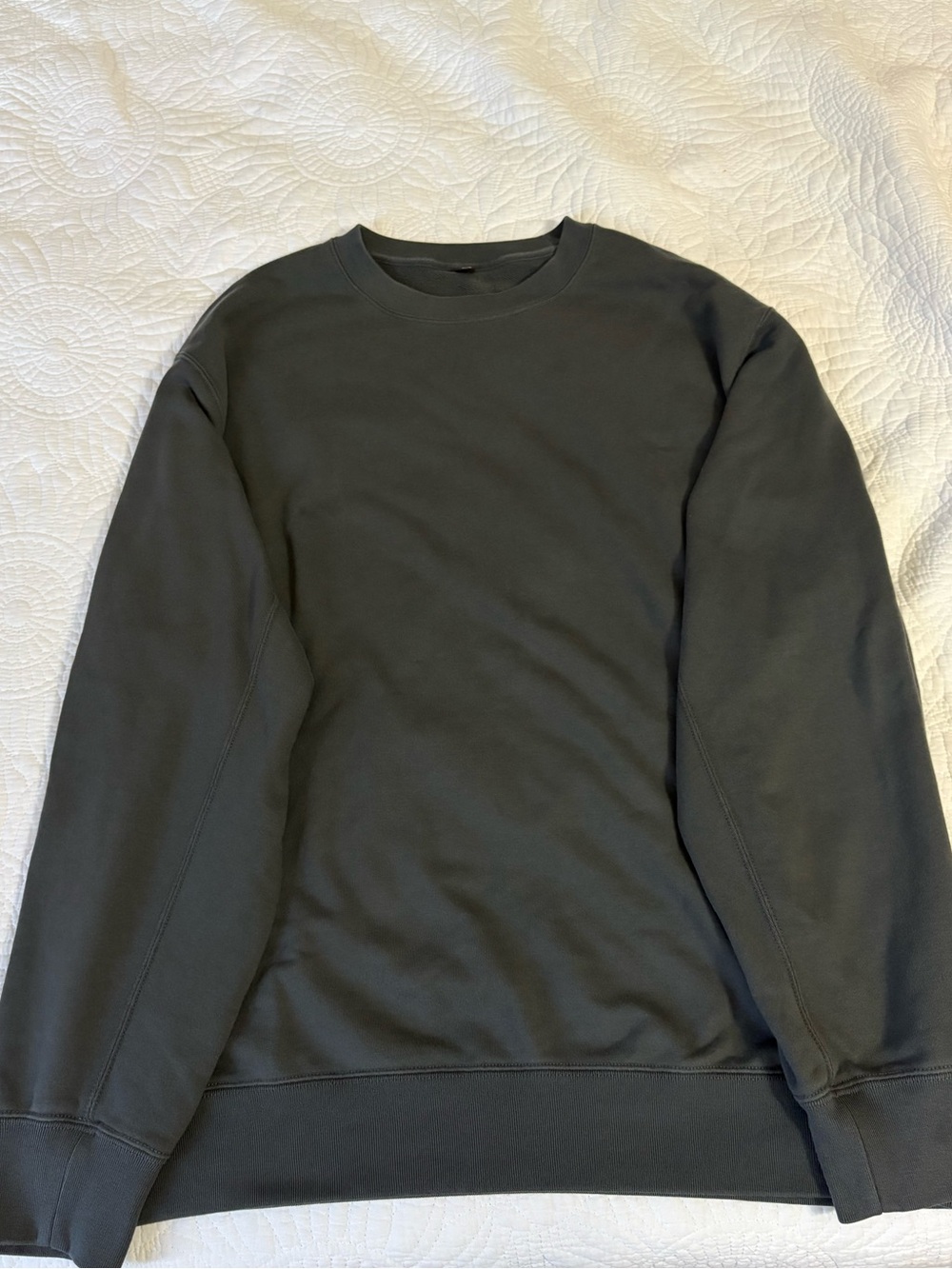 Men's Uniqlo Crewneck Sweatshirt — Charcoal Gray